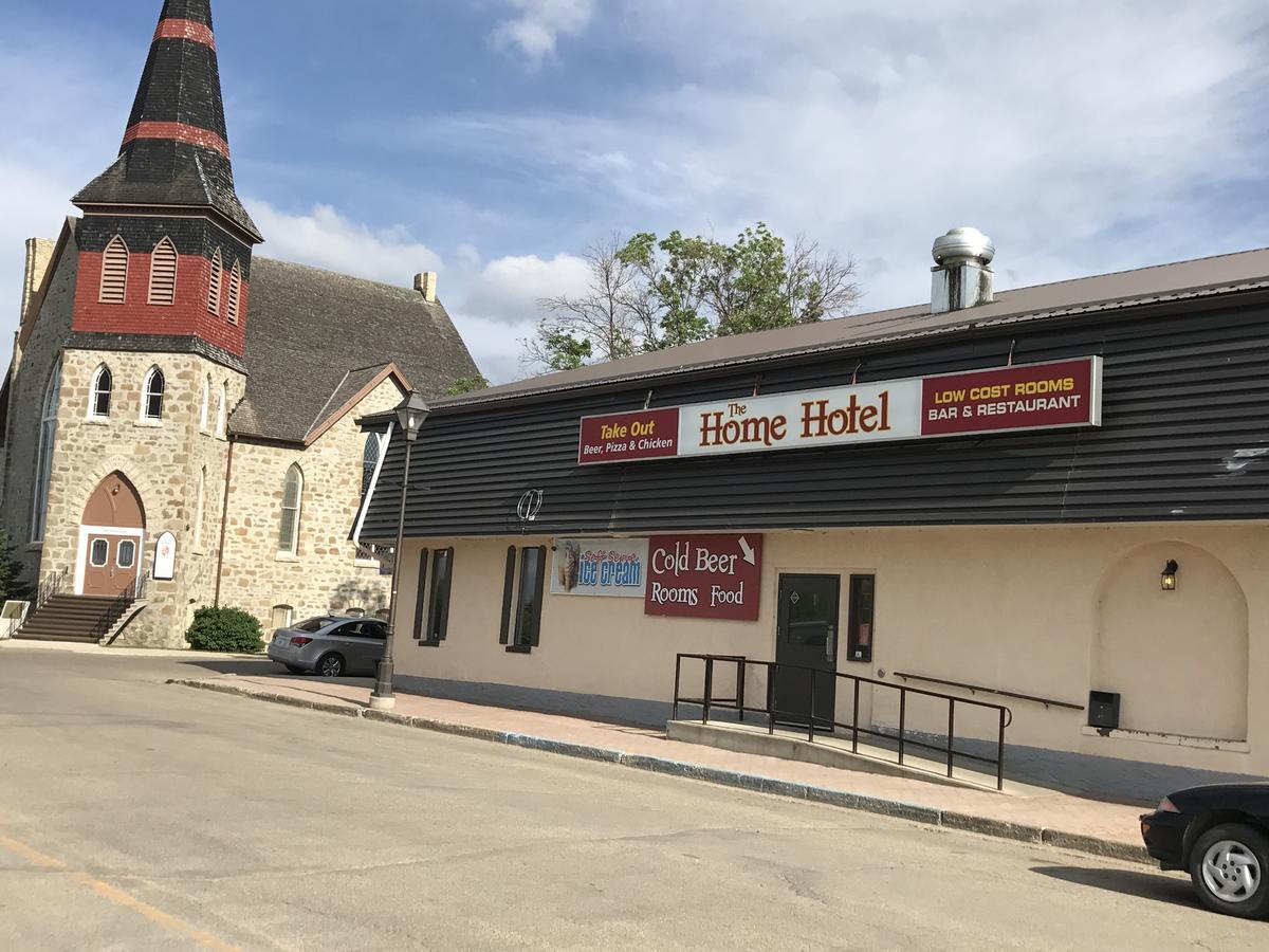 The Home Hotel Boissevain 外观 照片