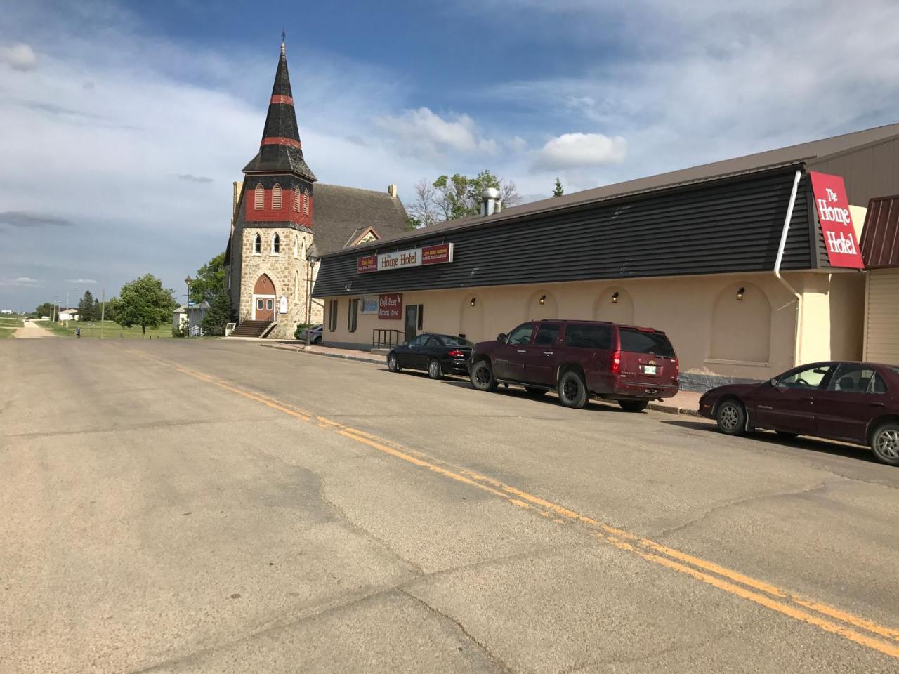 The Home Hotel Boissevain 外观 照片