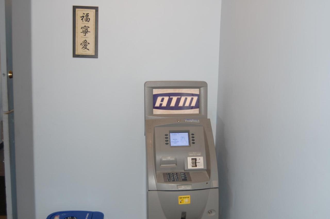 The Home Hotel Boissevain 外观 照片
