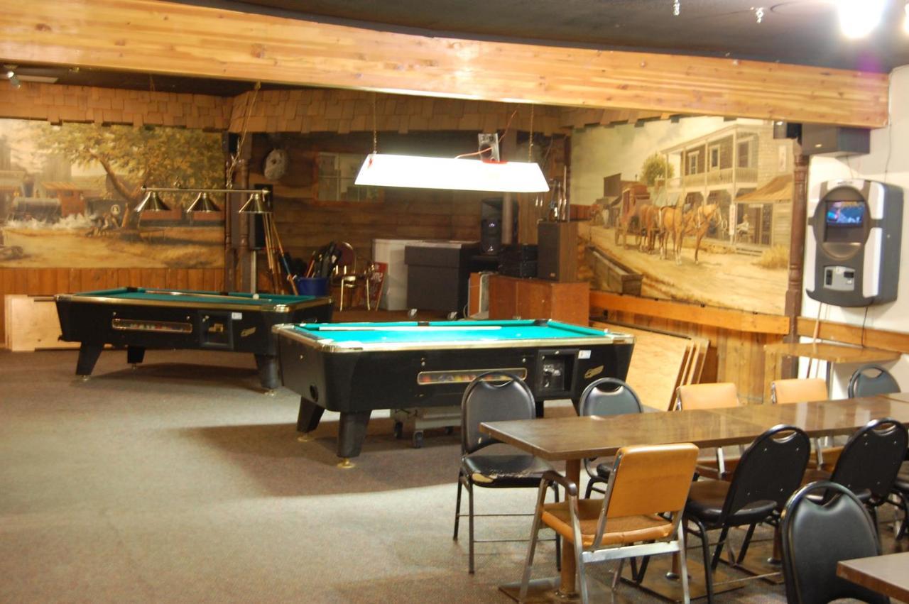 The Home Hotel Boissevain 外观 照片