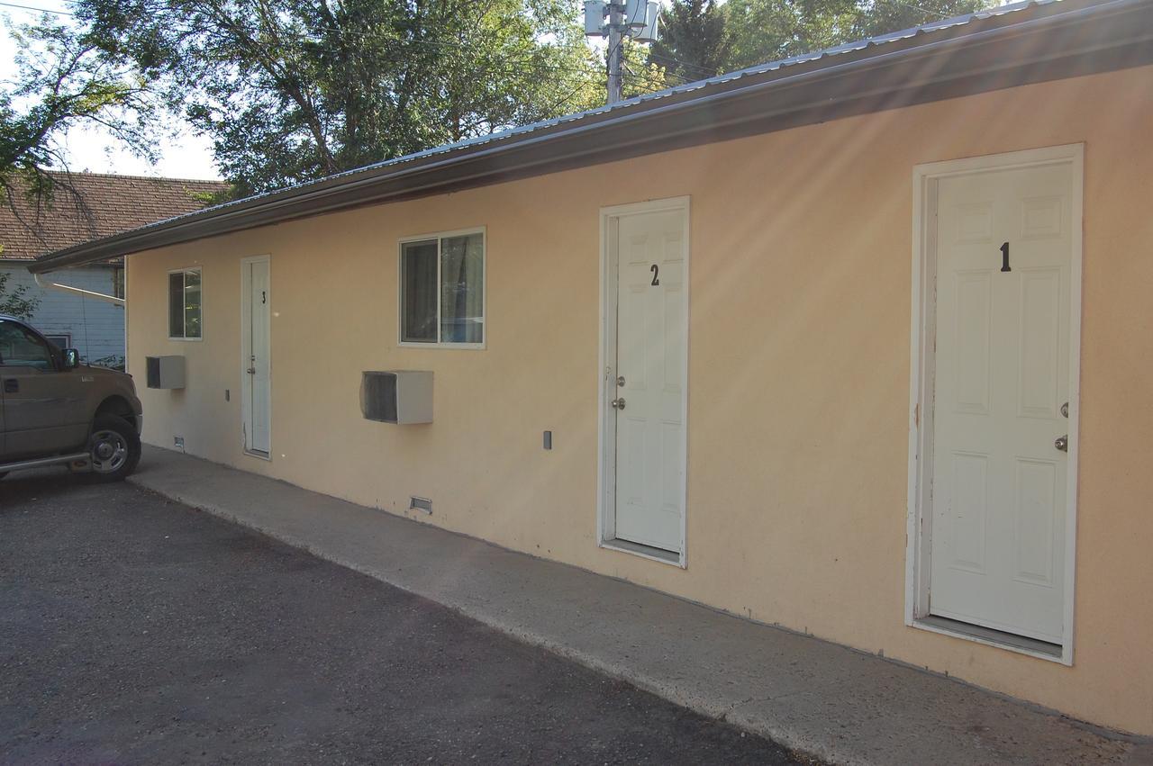 The Home Hotel Boissevain 外观 照片