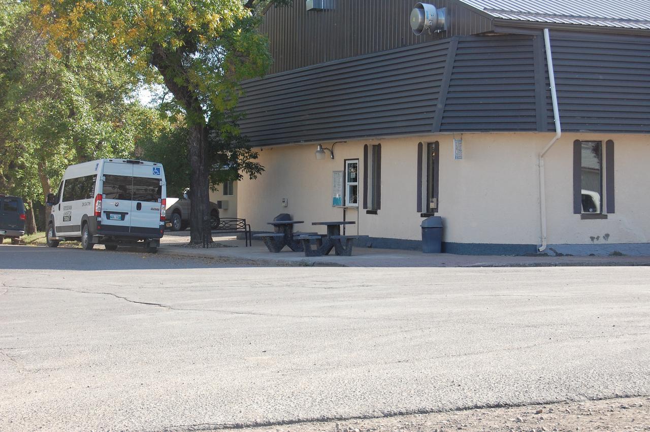 The Home Hotel Boissevain 外观 照片